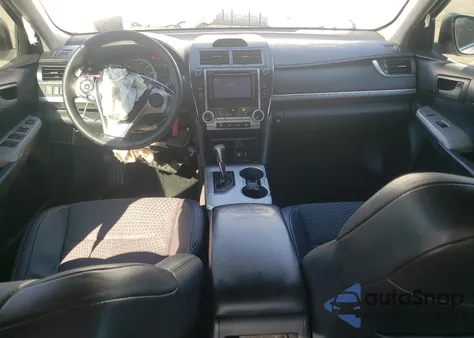 2012 Toyota Camry Base z USA, uszkodzony, nr VIN 4T1BF1FK0CU144002